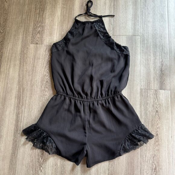 Guess Romper Size Medium Black "Flirty" Lace Trim Soft Y2K Backless Date Night - Picture 12 of 16